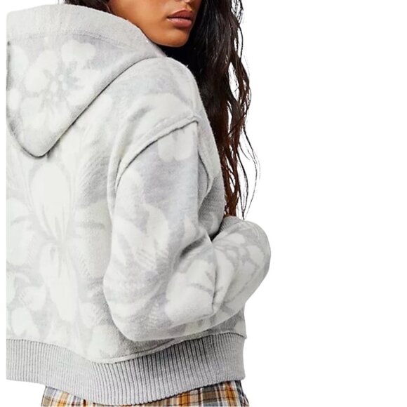 Free People Georgia Wool Sweater Jacket in Gray Floral Size XS NWT - Picture 6 of 17